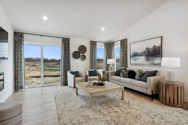 7632 40th Street N, Oakdale, MN 55128