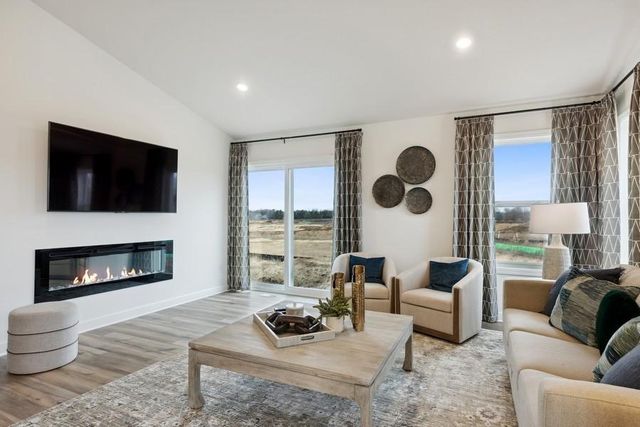 7632 40th Street N, Oakdale, MN 55128