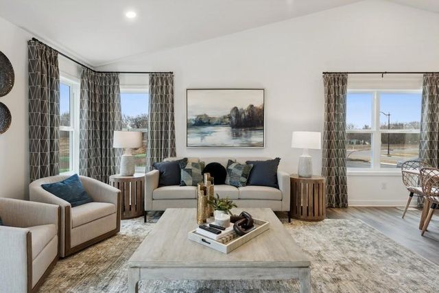 7632 40th Street N, Oakdale, MN 55128