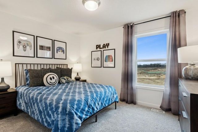 7632 40th Street N, Oakdale, MN 55128