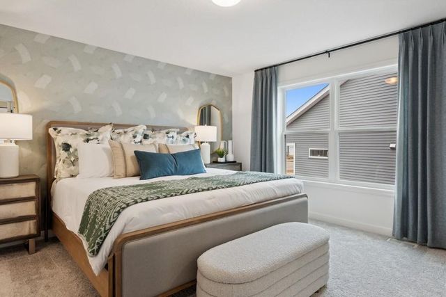 7632 40th Street N, Oakdale, MN 55128