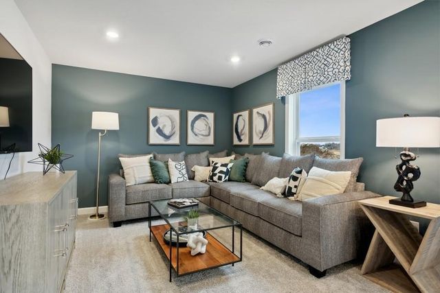 7632 40th Street N, Oakdale, MN 55128