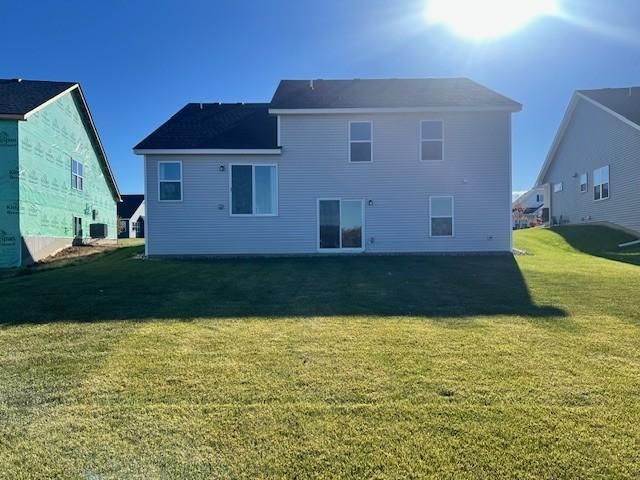 7632 40th Street N, Oakdale, MN 55128