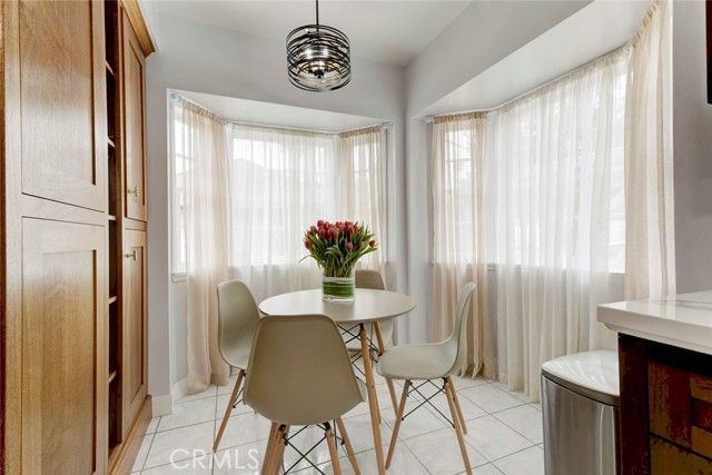 15556 Valerio, Van Nuys (los Angeles), CA 91406