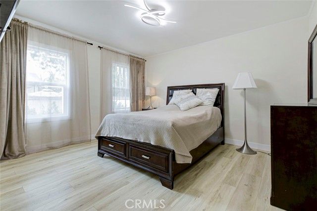 15556 Valerio, Van Nuys (los Angeles), CA 91406