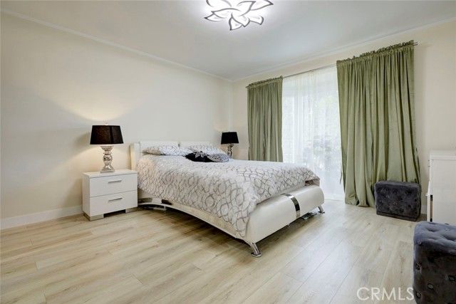 15556 Valerio, Van Nuys (los Angeles), CA 91406