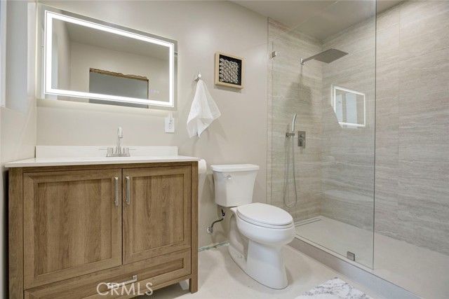 15556 Valerio, Van Nuys (los Angeles), CA 91406