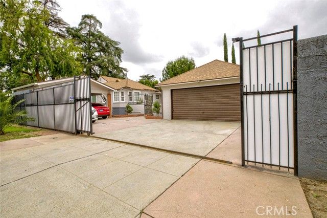 15556 Valerio, Van Nuys (los Angeles), CA 91406