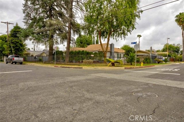 15556 Valerio, Van Nuys (los Angeles), CA 91406