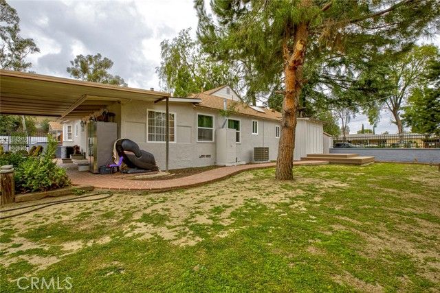 15556 Valerio, Van Nuys (los Angeles), CA 91406