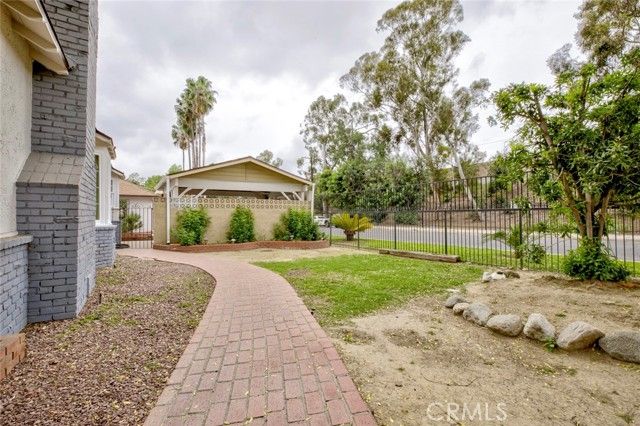 15556 Valerio, Van Nuys (los Angeles), CA 91406