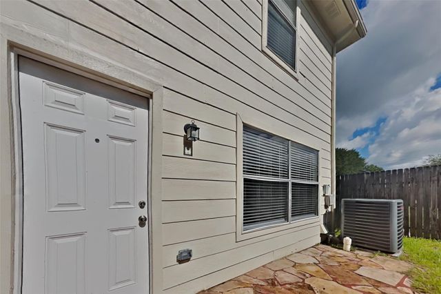 19538 Shady Bank Drive, Tomball, TX 77375