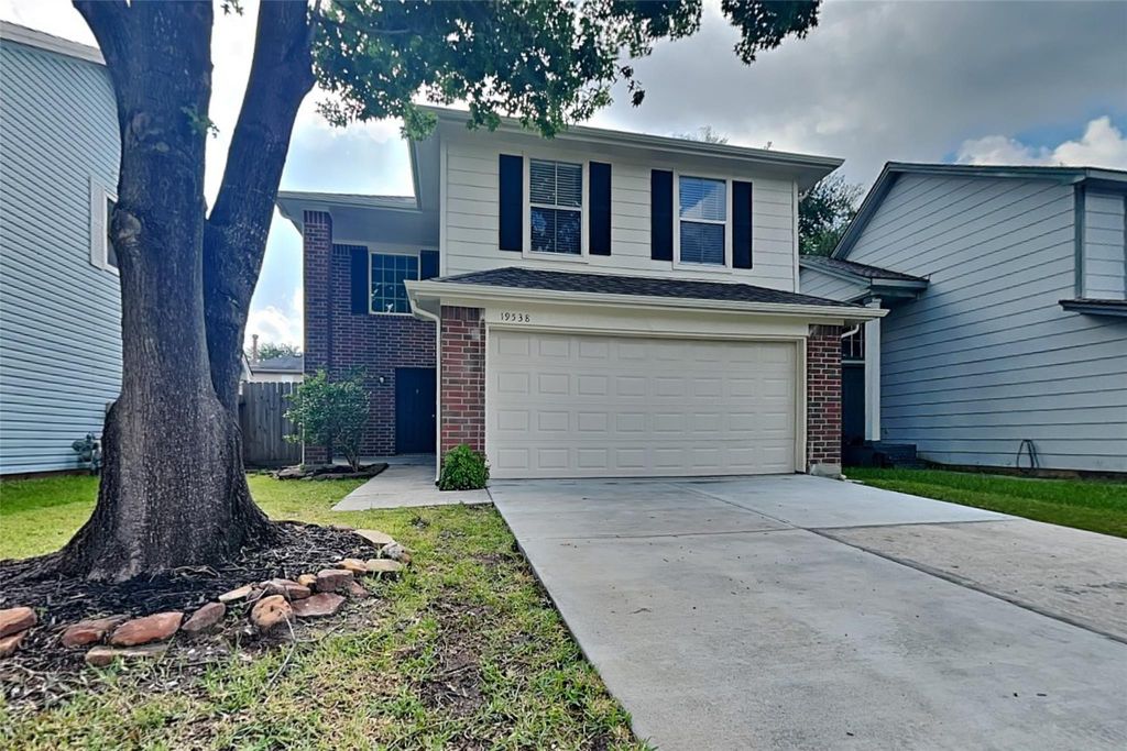 19538 Shady Bank Drive, Tomball, TX 77375