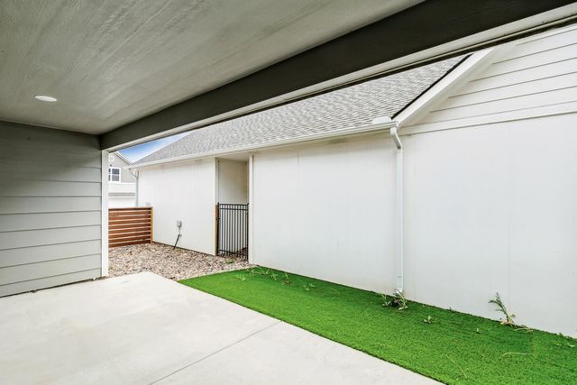 433 E Douglas Ave, Andover, KS 67002