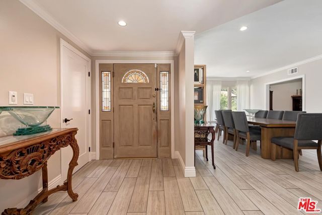 22525 Dardenne Street, Calabasas, CA 91302