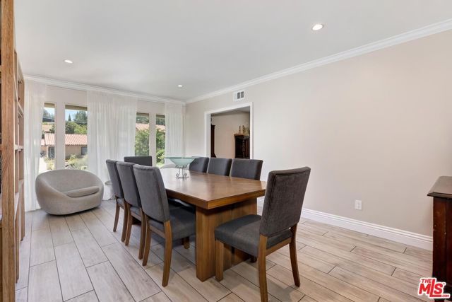 22525 Dardenne Street, Calabasas, CA 91302