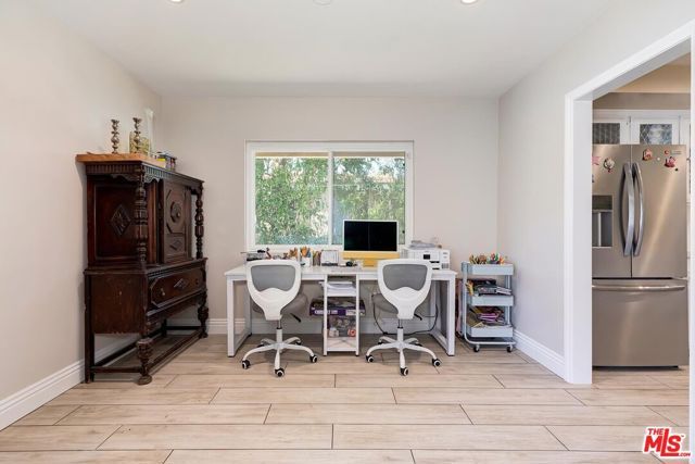 22525 Dardenne Street, Calabasas, CA 91302