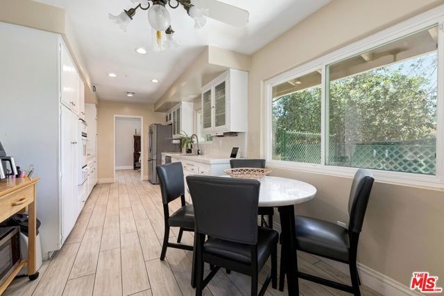 22525 Dardenne Street, Calabasas, CA 91302