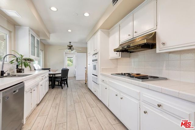 22525 Dardenne Street, Calabasas, CA 91302