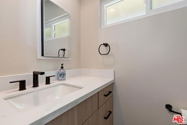 22525 Dardenne Street, Calabasas, CA 91302