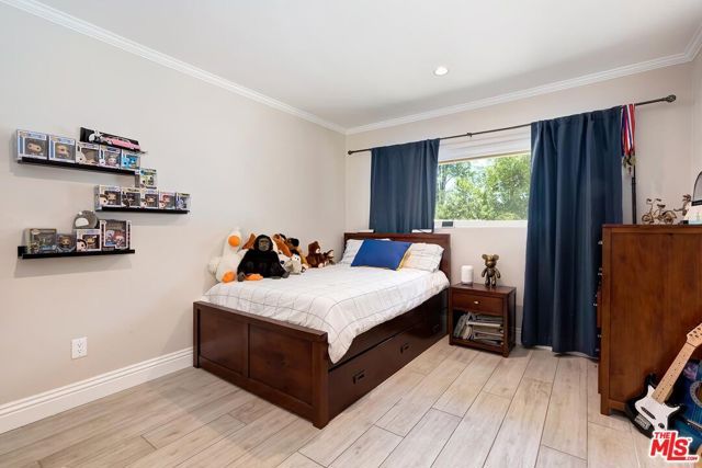 22525 Dardenne Street, Calabasas, CA 91302