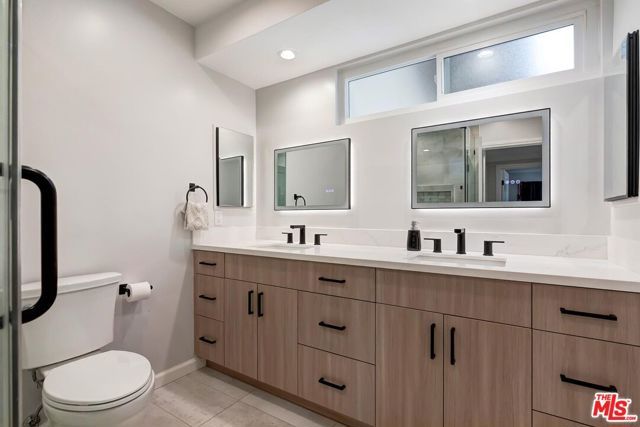 22525 Dardenne Street, Calabasas, CA 91302