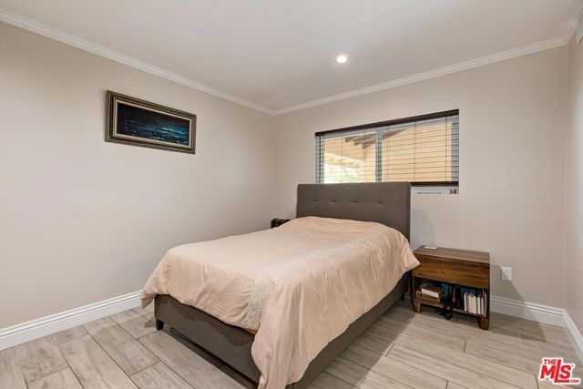 22525 Dardenne Street, Calabasas, CA 91302