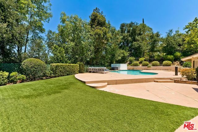 22525 Dardenne Street, Calabasas, CA 91302