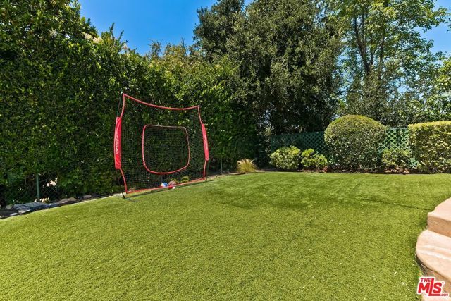 22525 Dardenne Street, Calabasas, CA 91302