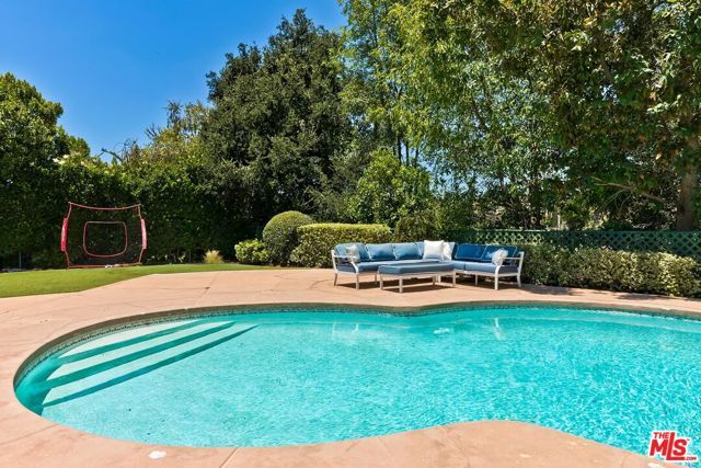 22525 Dardenne Street, Calabasas, CA 91302