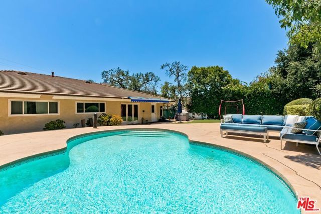 22525 Dardenne Street, Calabasas, CA 91302