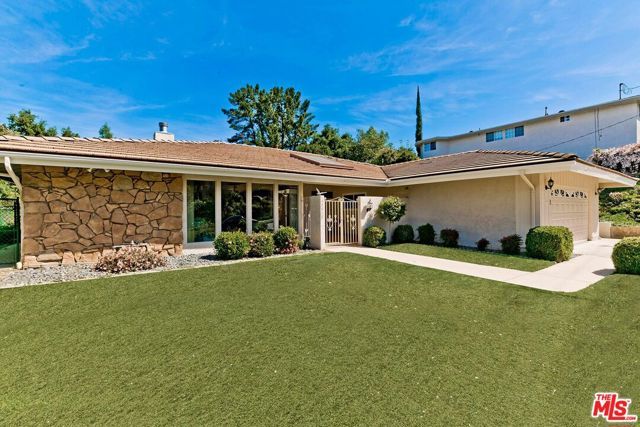 22525 Dardenne Street, Calabasas, CA 91302