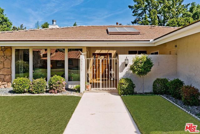 22525 Dardenne Street, Calabasas, CA 91302