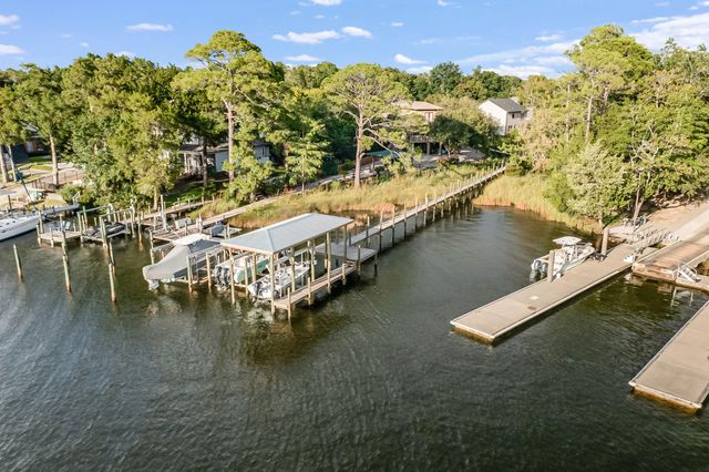 4198 Mainsail Drive, Niceville, FL 32578