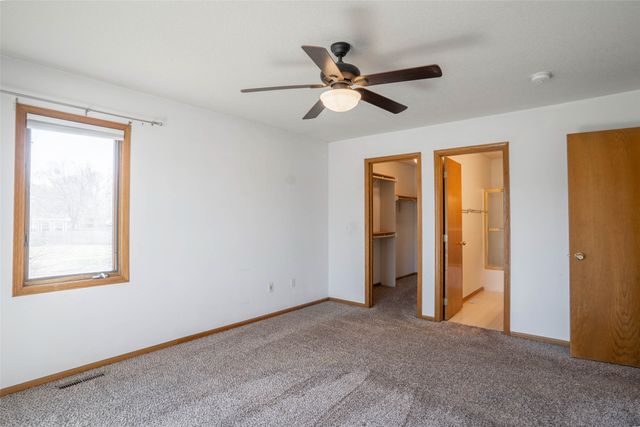 504 5th Street NW, Altoona, IA 50009