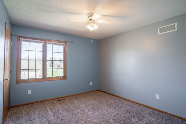 504 5th Street NW, Altoona, IA 50009