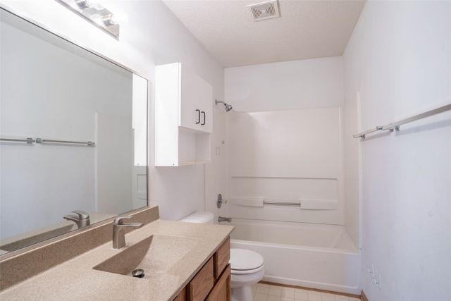 504 5th Street NW, Altoona, IA 50009