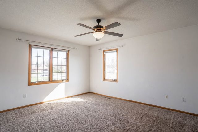 504 5th Street NW, Altoona, IA 50009