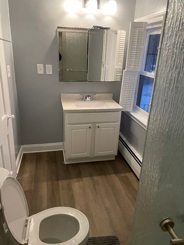 1177 Main St, Leominster, MA 01453