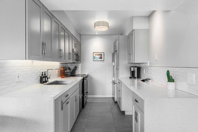 353 N Hermosa Drive 9c2, Palm Springs, CA 92262