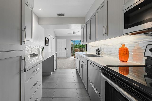 353 N Hermosa Drive 9c2, Palm Springs, CA 92262