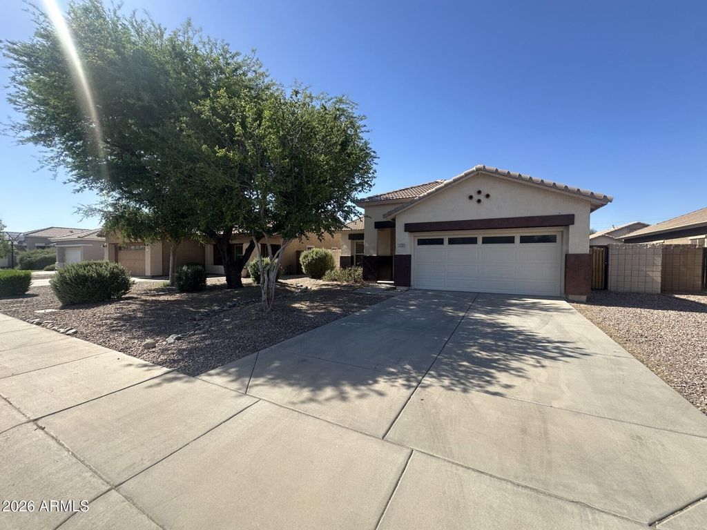 3726 E LONGHORN Drive, Gilbert, AZ 85297