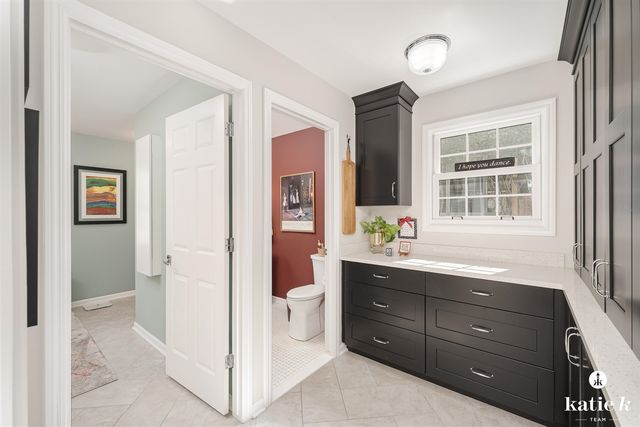 2538 Beechwood Drive, East Grand Rapids, MI 49506