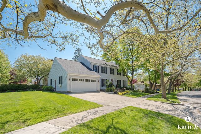 2538 Beechwood Drive, East Grand Rapids, MI 49506