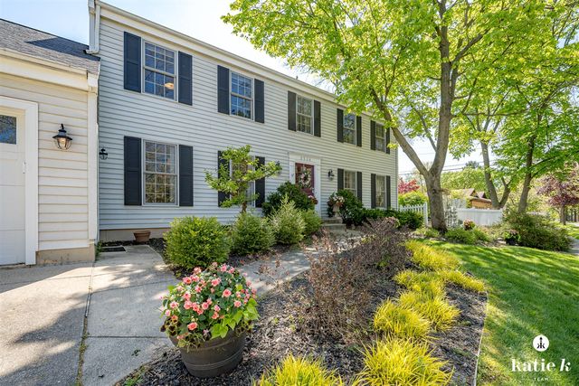 2538 Beechwood Drive, East Grand Rapids, MI 49506