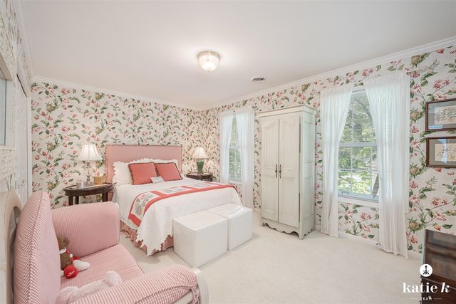 2538 Beechwood Drive, East Grand Rapids, MI 49506