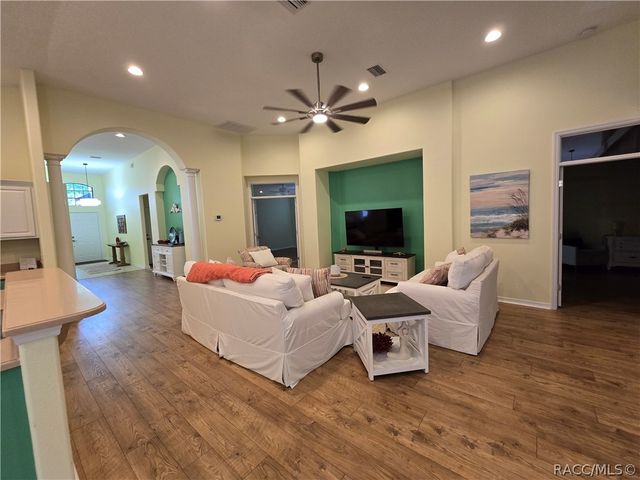 619 W Doerr Path, Hernando, FL 34442
