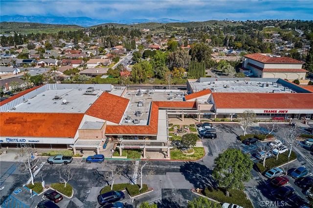 409 E Avenida De Los Arboles, Thousand Oaks, CA 91360