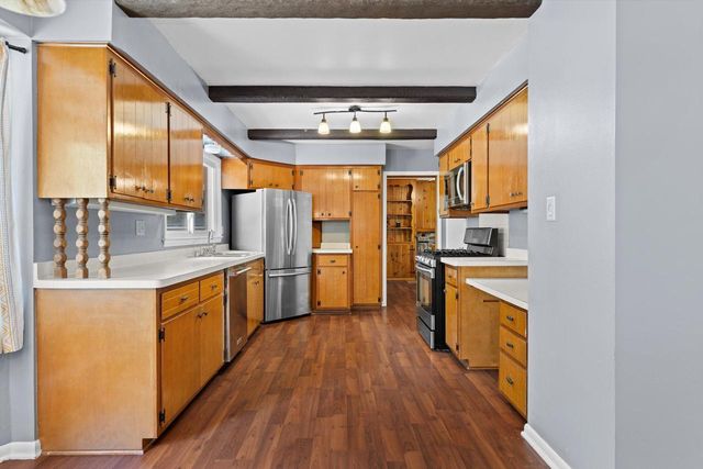 1730 N 118th STREET, Wauwatosa, WI 53226