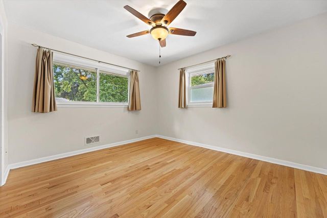 1730 N 118th STREET, Wauwatosa, WI 53226